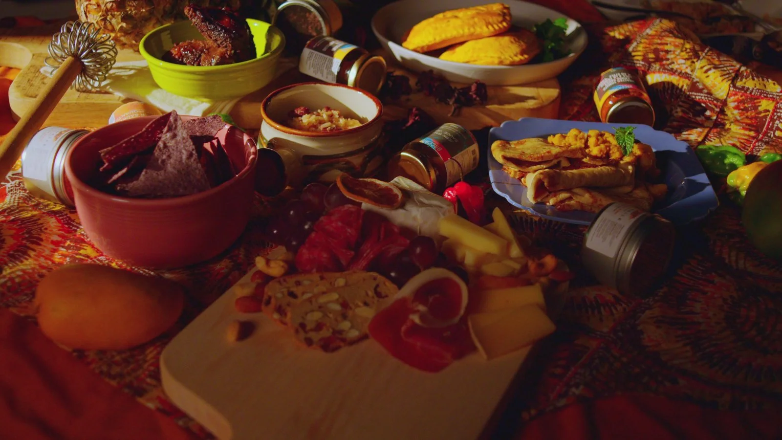 Caribbean dishes arranged on a dining table — Baccanalle