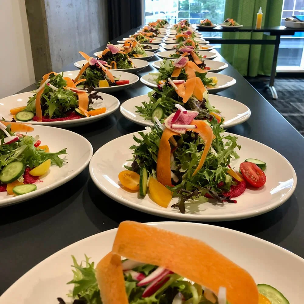 Salad courses ready for service — Epicuria