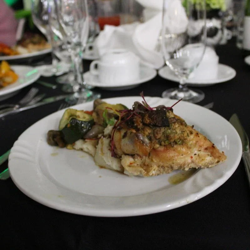 Plated dinner with vegetables — Traiteur la Bonne Bouffe | TBB Catering